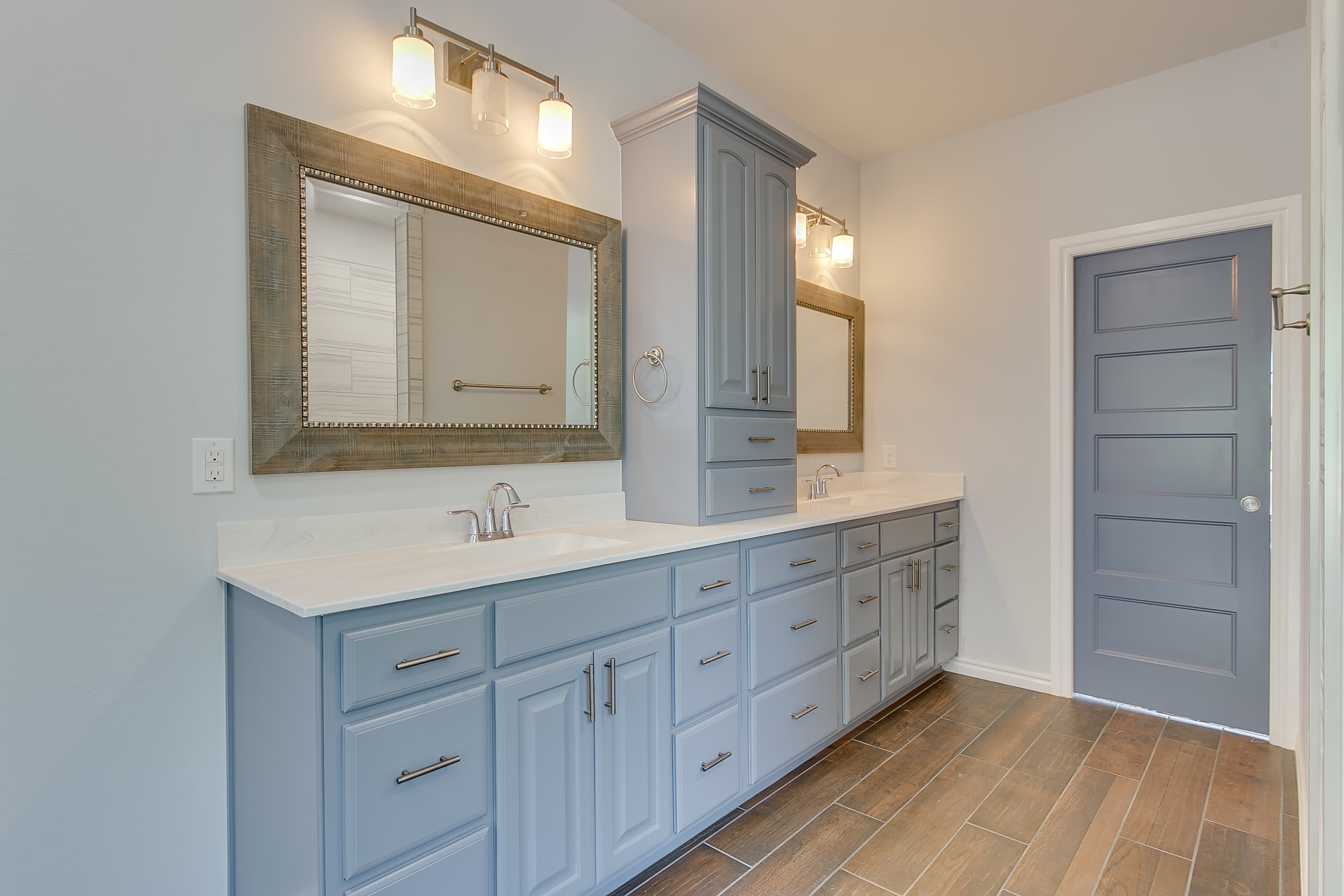 Oklahoma City Custom Home: Lakeshore Dr Blends Modern & Traditional Styles