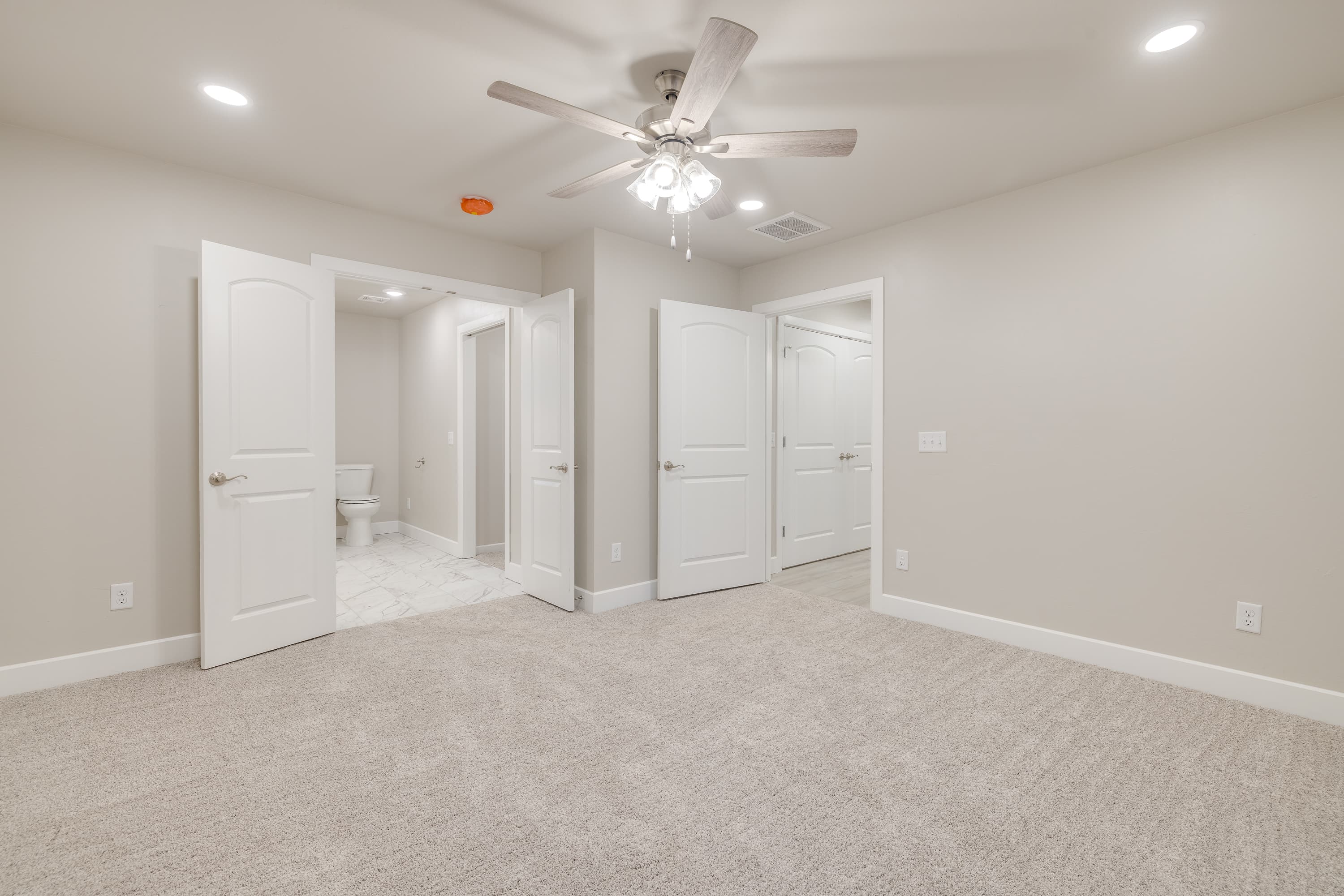 NE 118th St: Accessible Modern Home