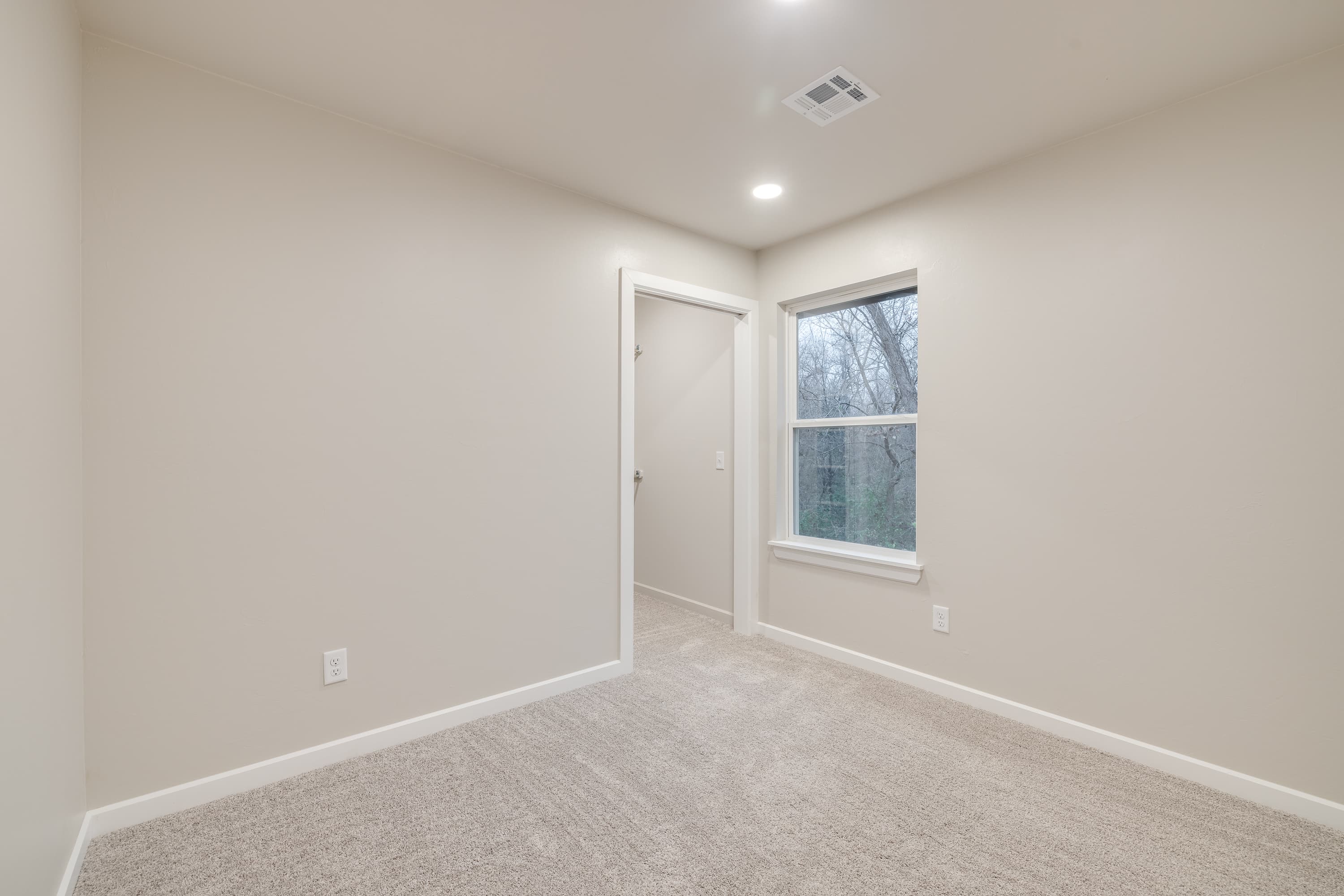 NE 118th St: Accessible Modern Home