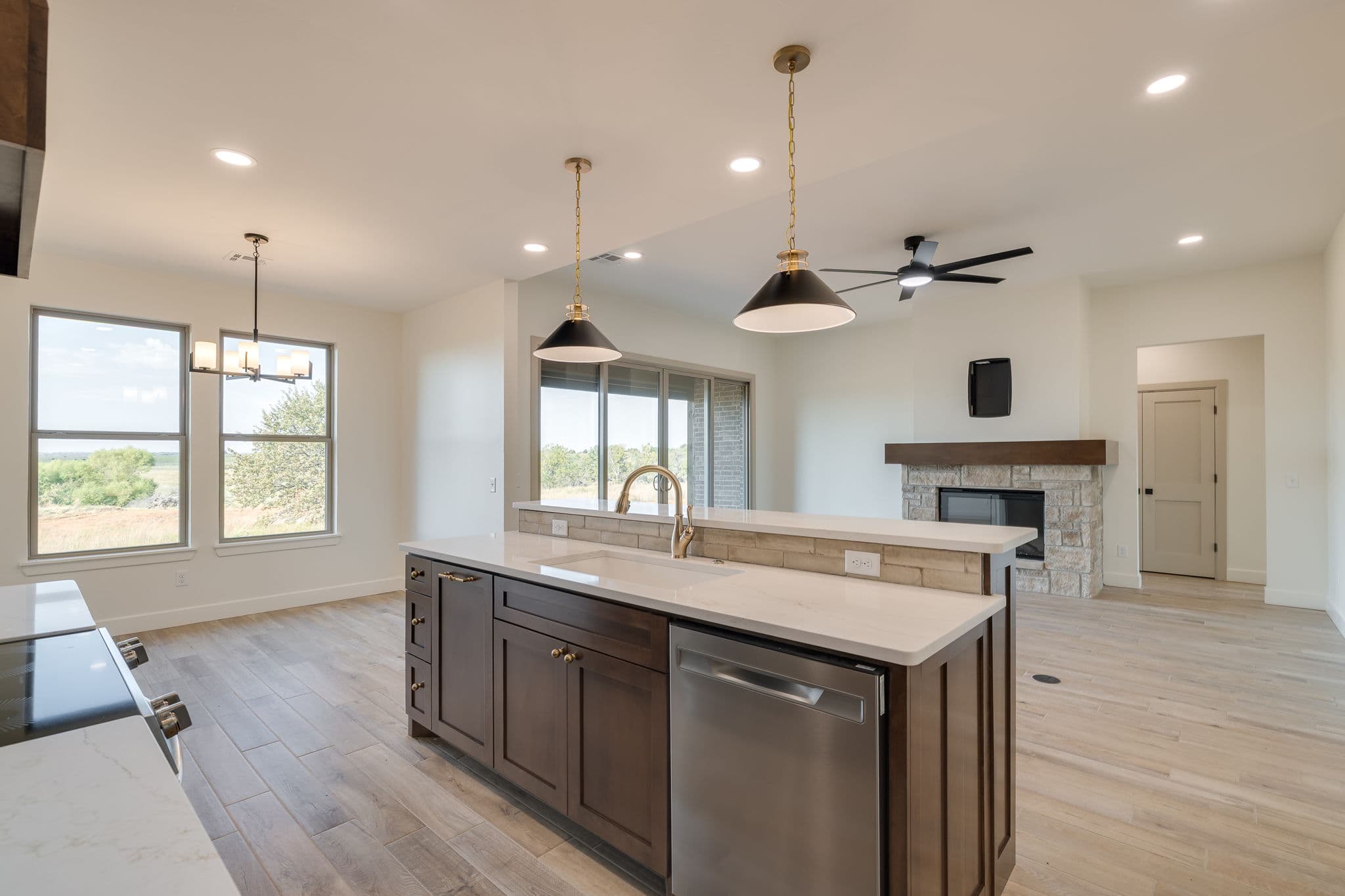 27-242 Country Street 2760 Minco-27