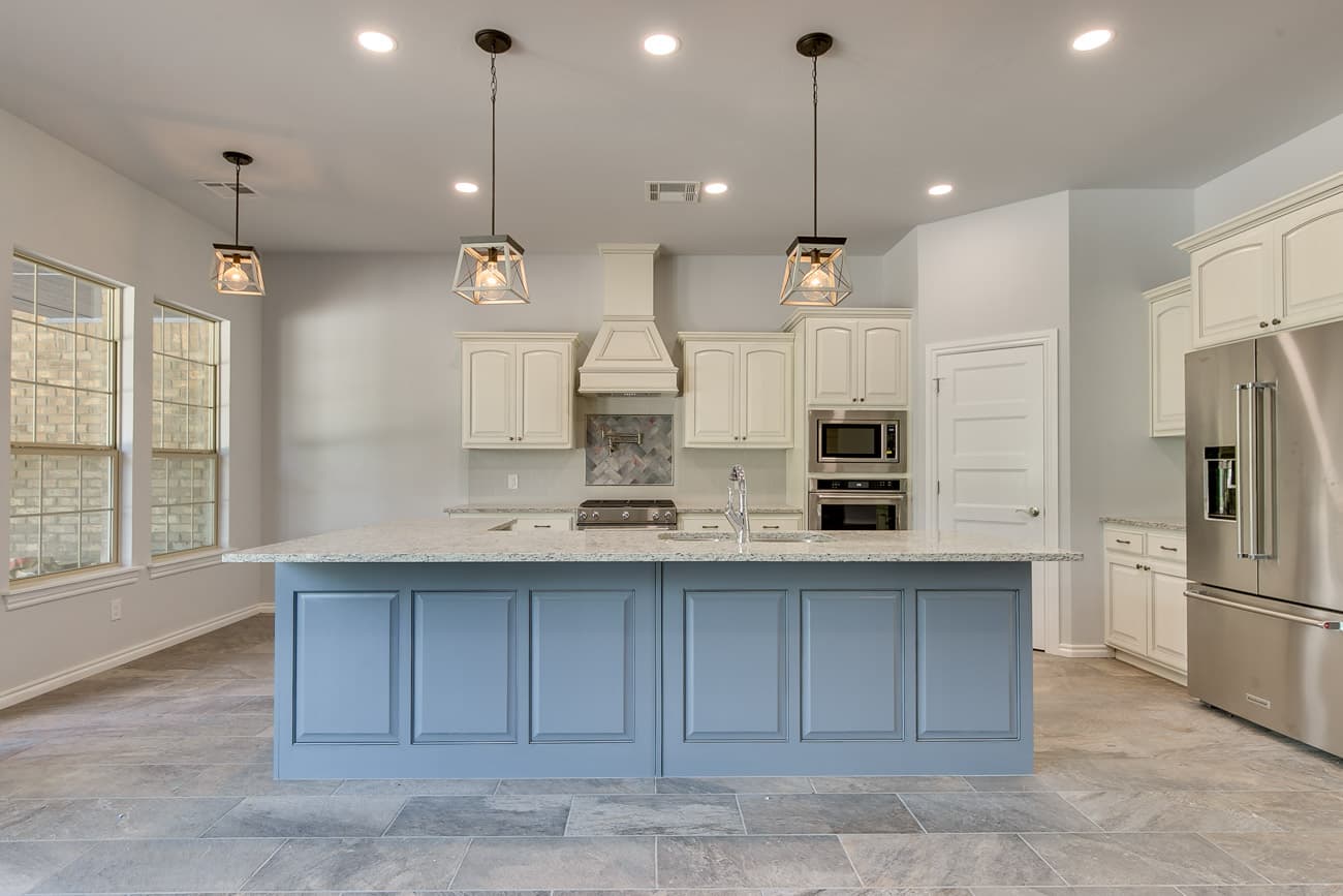 Oklahoma City Custom Home: Lakeshore Dr Blends Modern & Traditional Styles