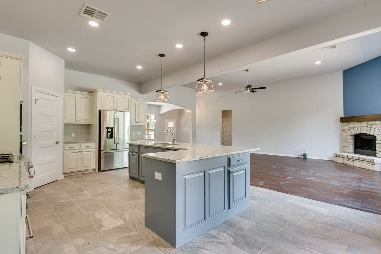 Oklahoma City Custom Home: Lakeshore Dr Blends Modern & Traditional Styles