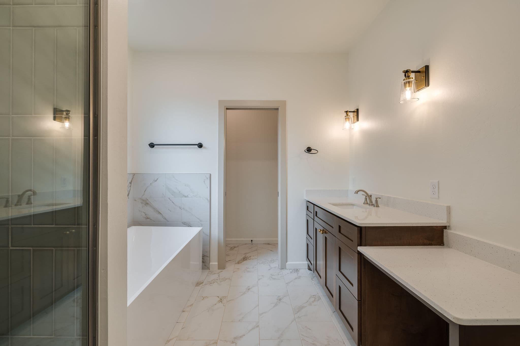 39-242 Country Street 2760 Minco-39