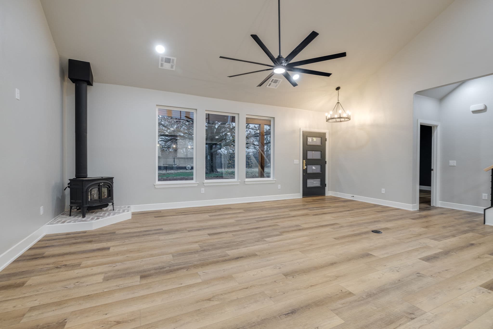 Oklahoma City Custom Home: S Luther Rd Modern & Luxurious