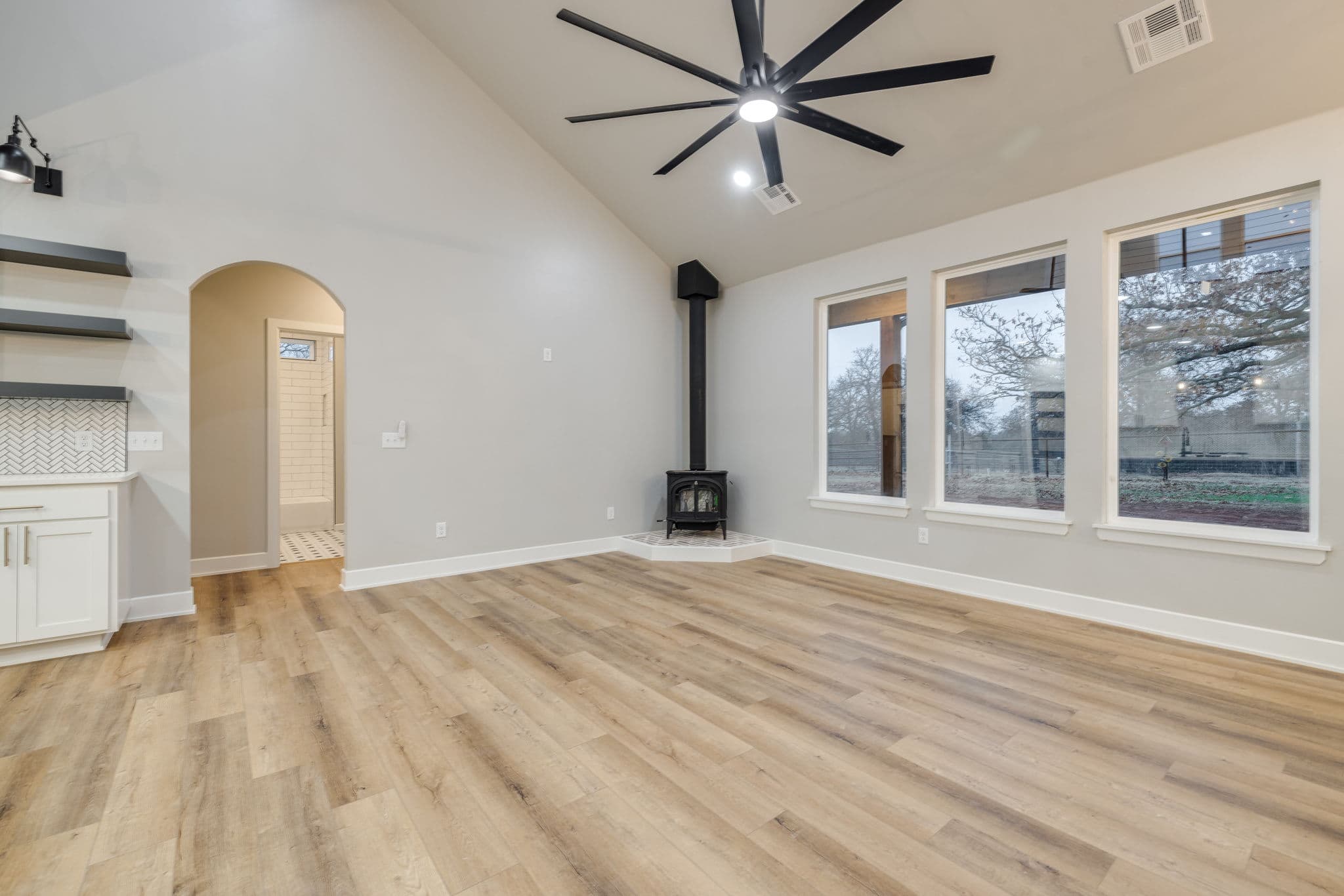 Oklahoma City Custom Home: S Luther Rd Modern & Luxurious