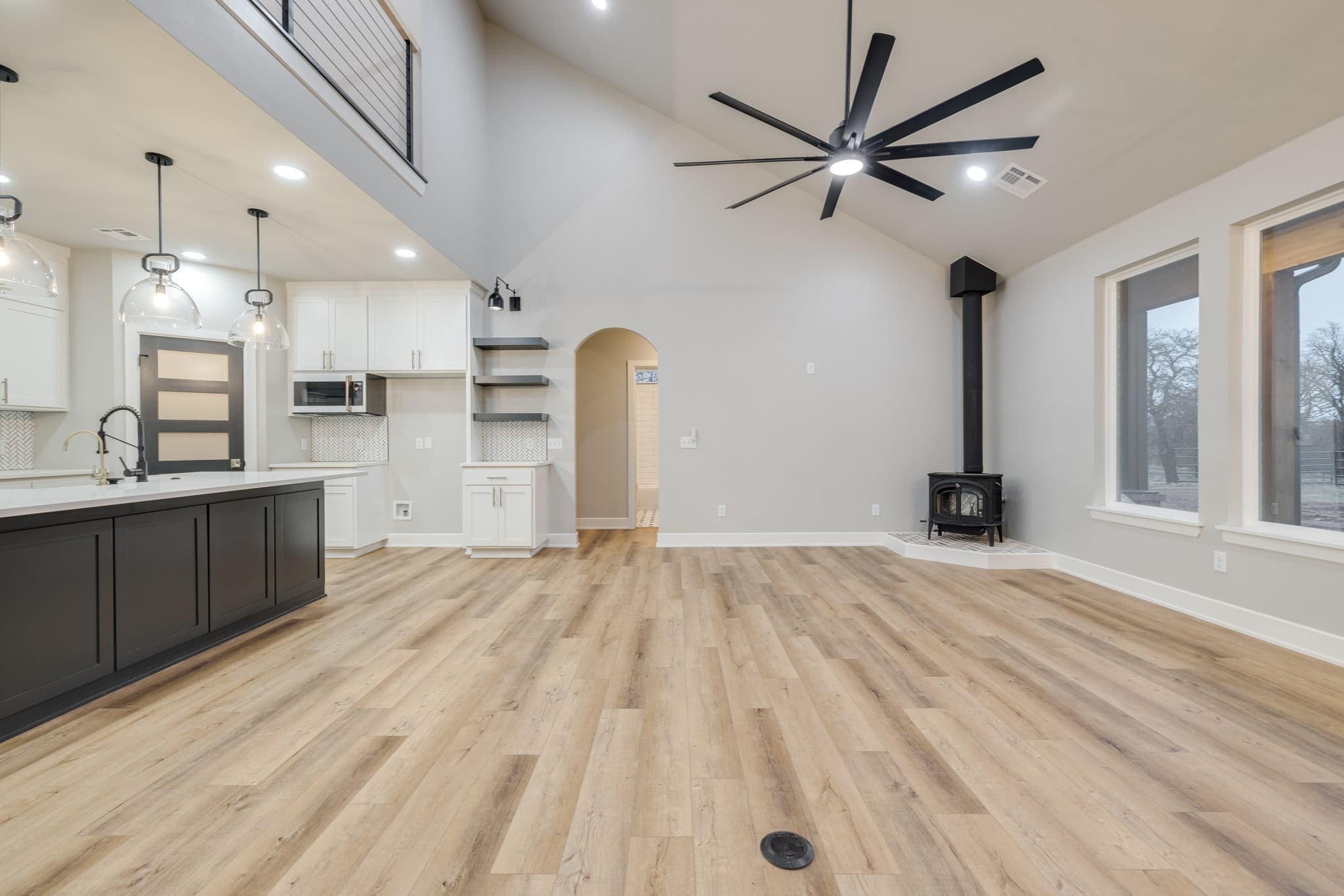 Oklahoma City Custom Home: S Luther Rd Modern & Luxurious