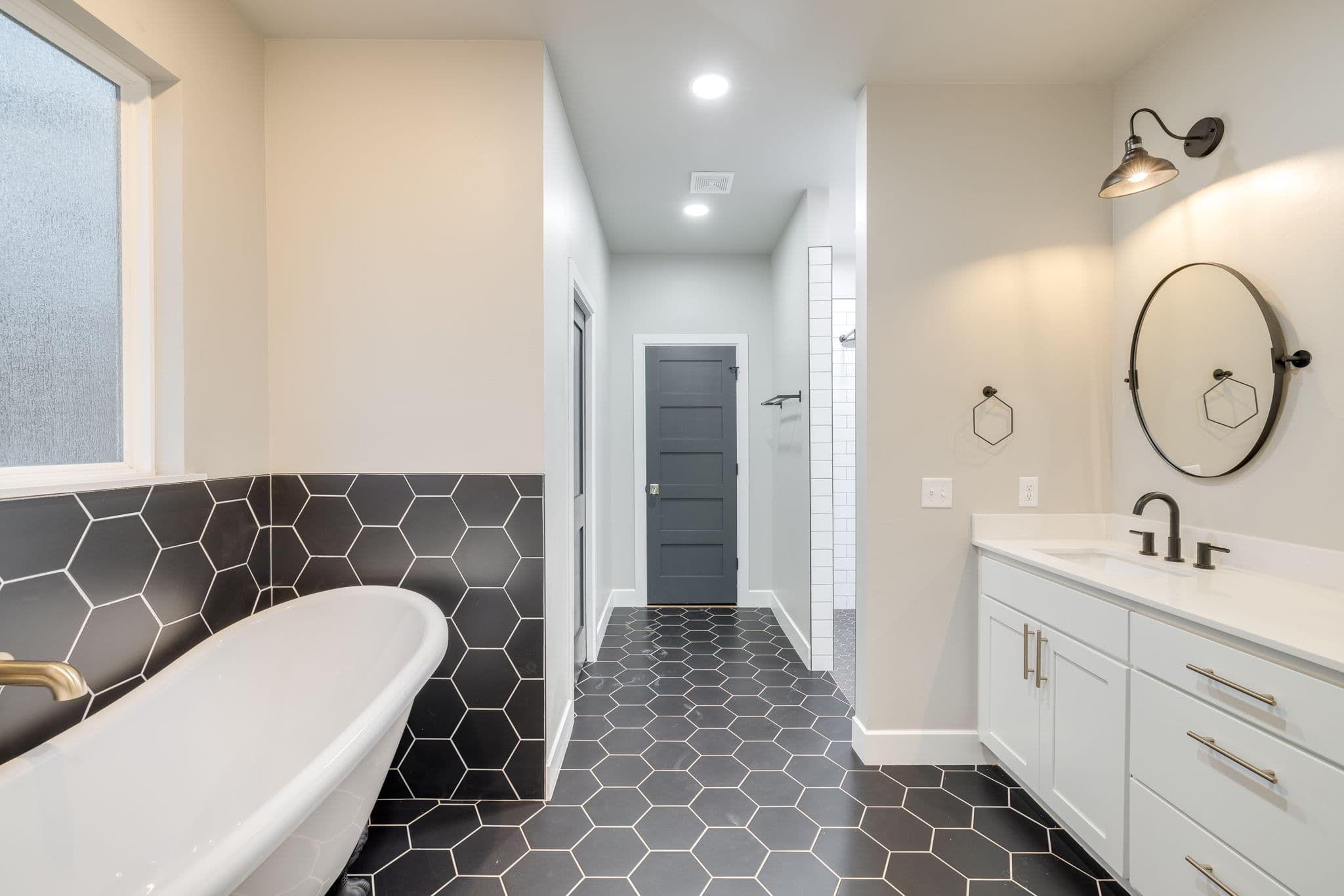 Oklahoma City Custom Home: S Luther Rd Modern & Luxurious