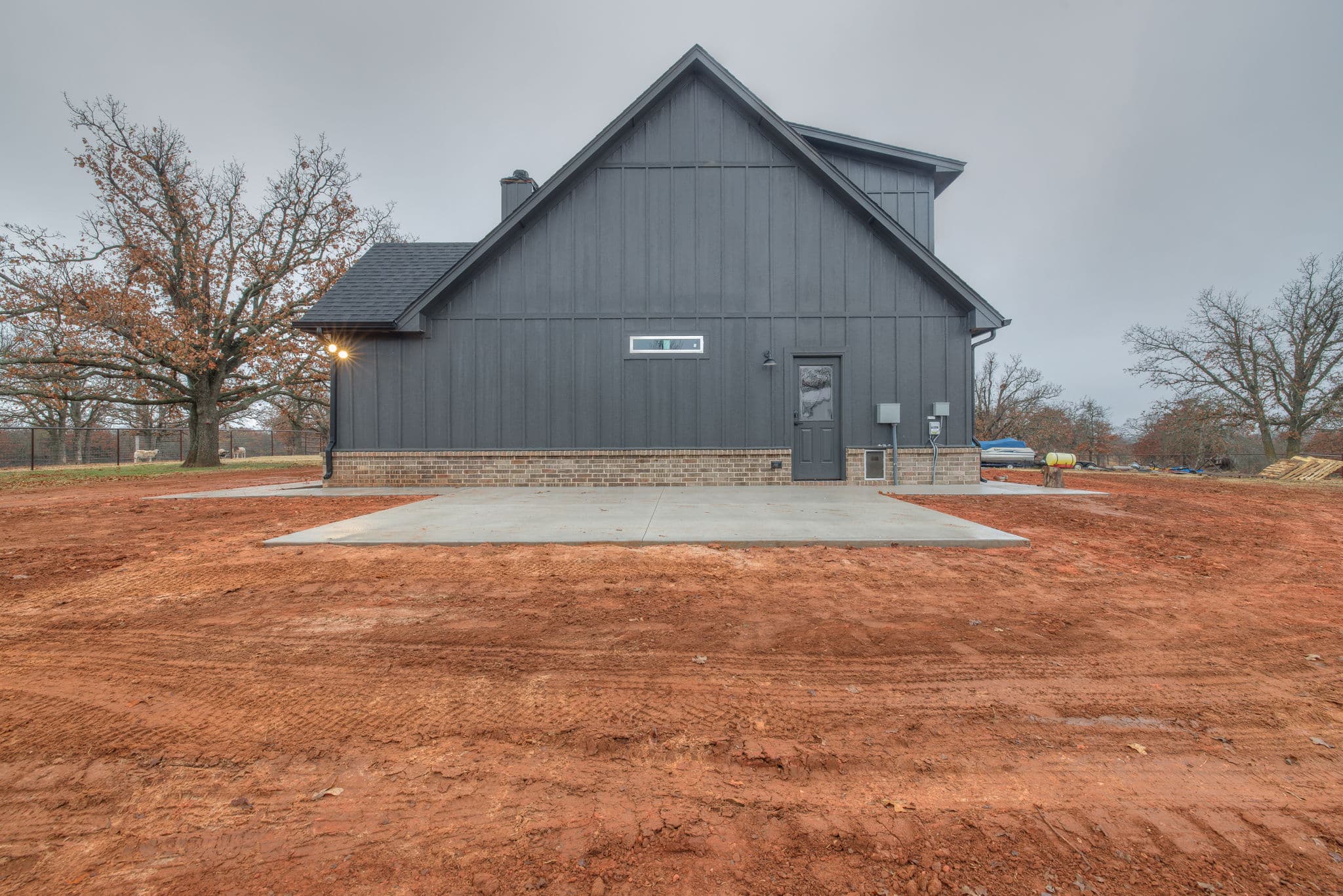 Oklahoma City Custom Home: S Luther Rd Modern & Luxurious