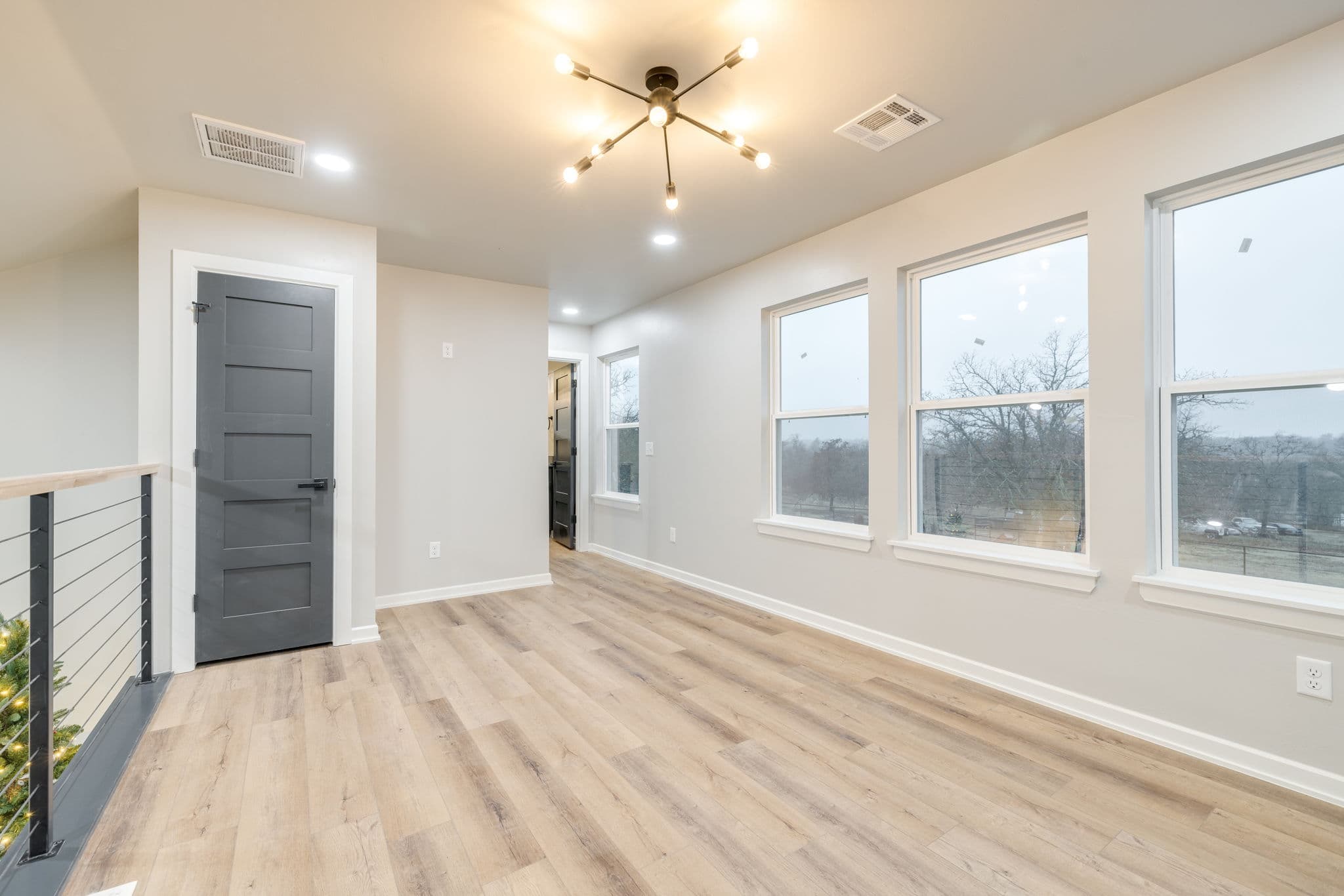 Oklahoma City Custom Home: S Luther Rd Modern & Luxurious