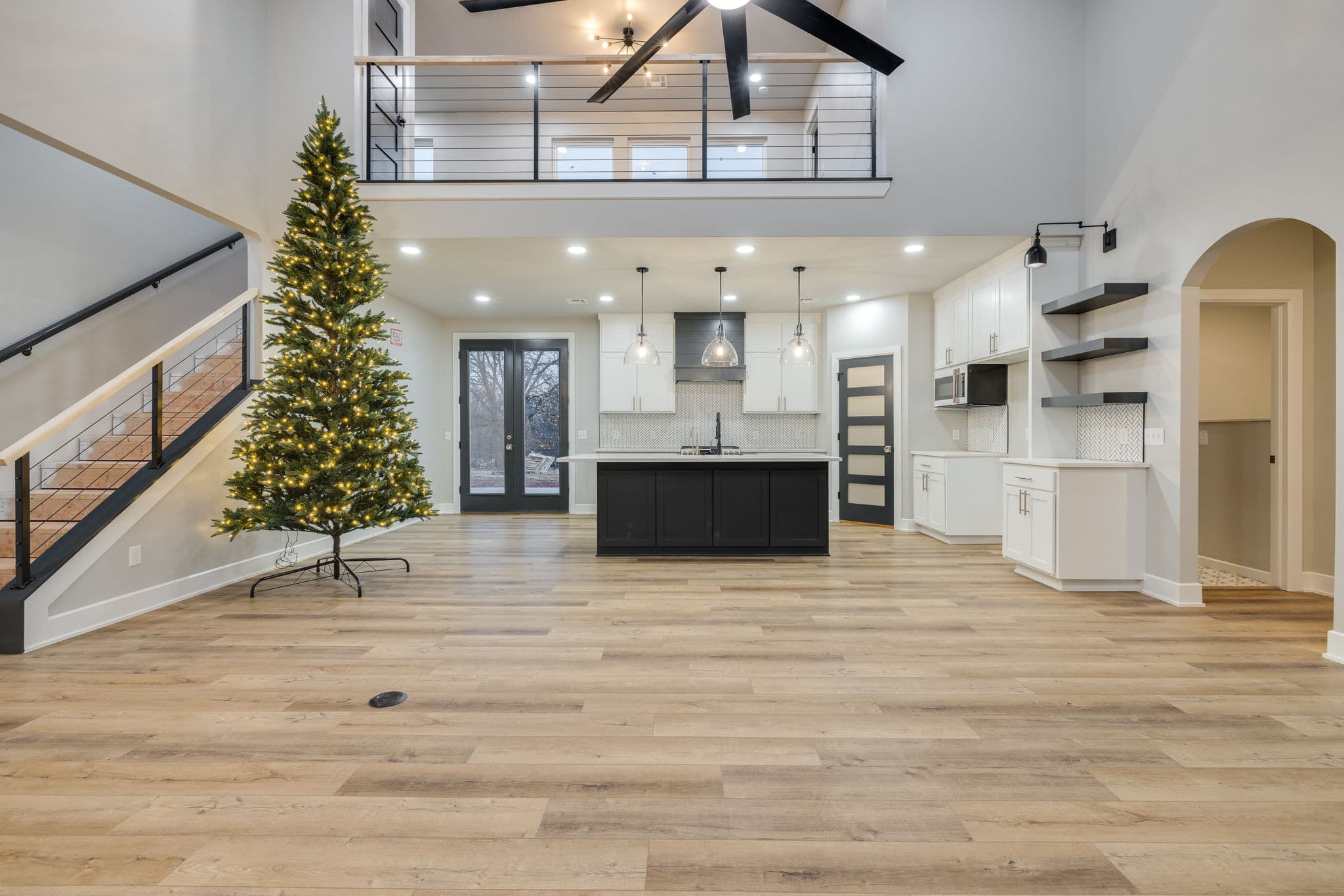 Oklahoma City Custom Home: S Luther Rd Modern & Luxurious