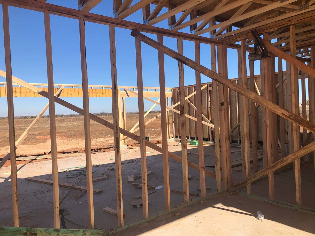 UBuildIt vs. Building with a Local Oklahoma Builder: Which is Best?
