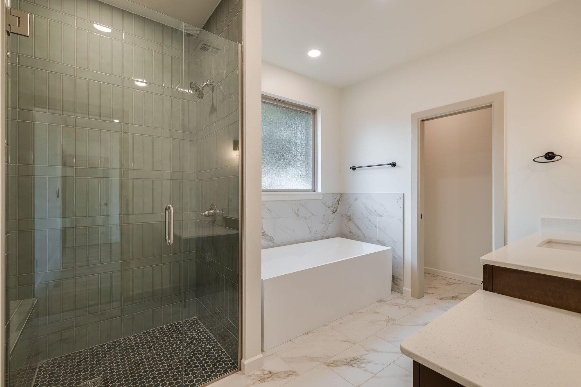 38-242 Country Street 2760 Minco-38