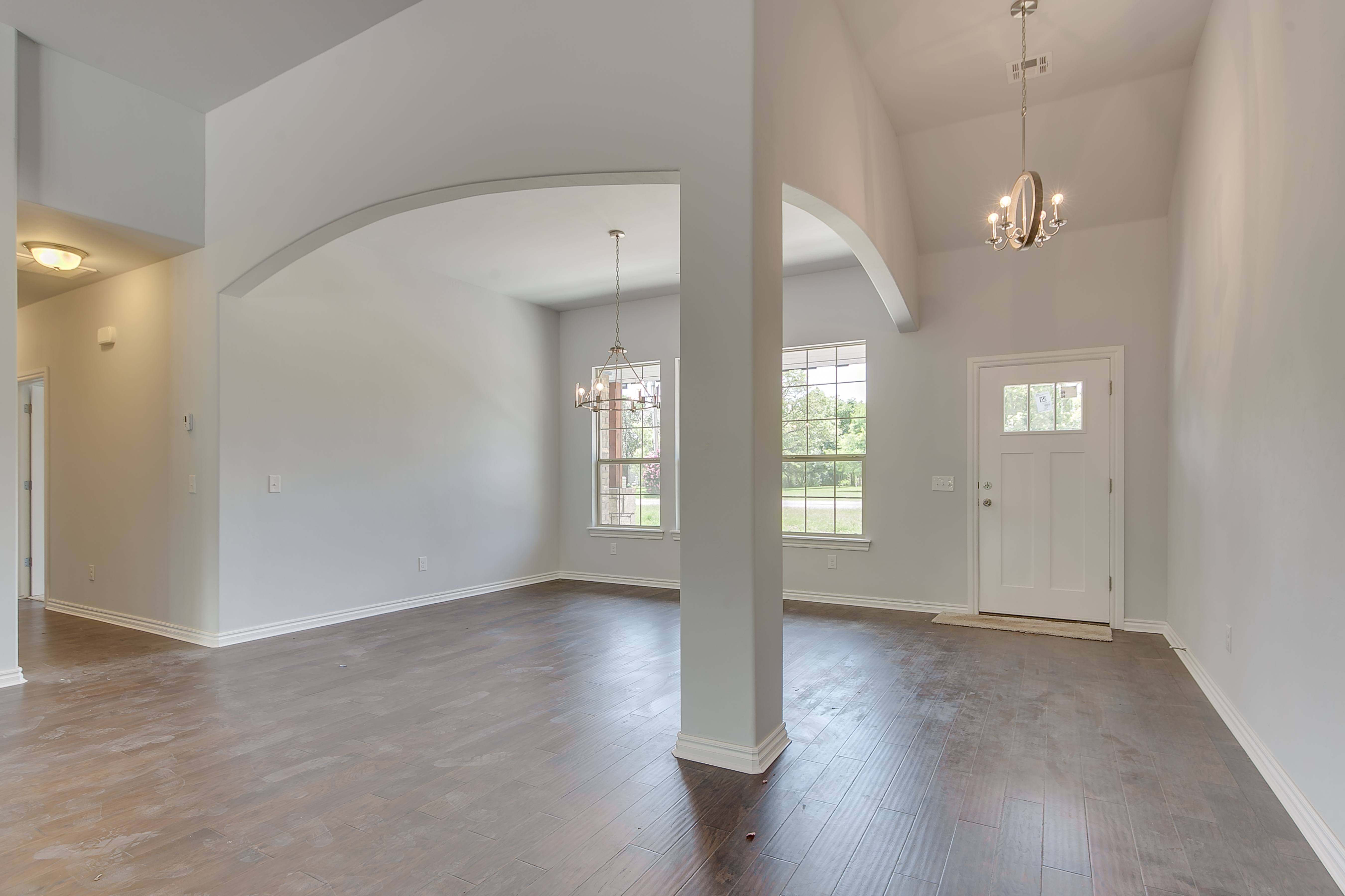 Features_Archway_Dining Room
