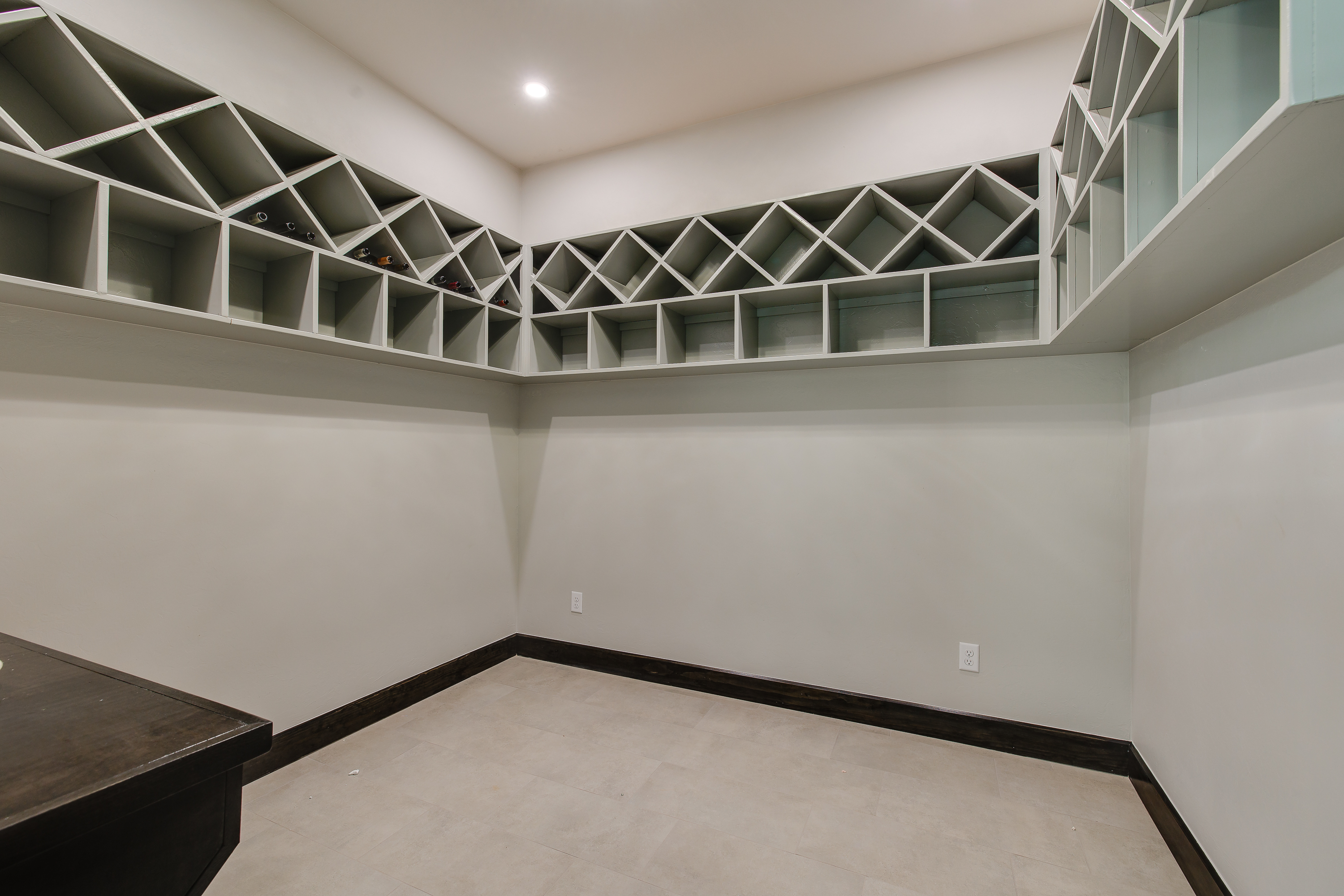 Features_Wine Cellar_Kitchen